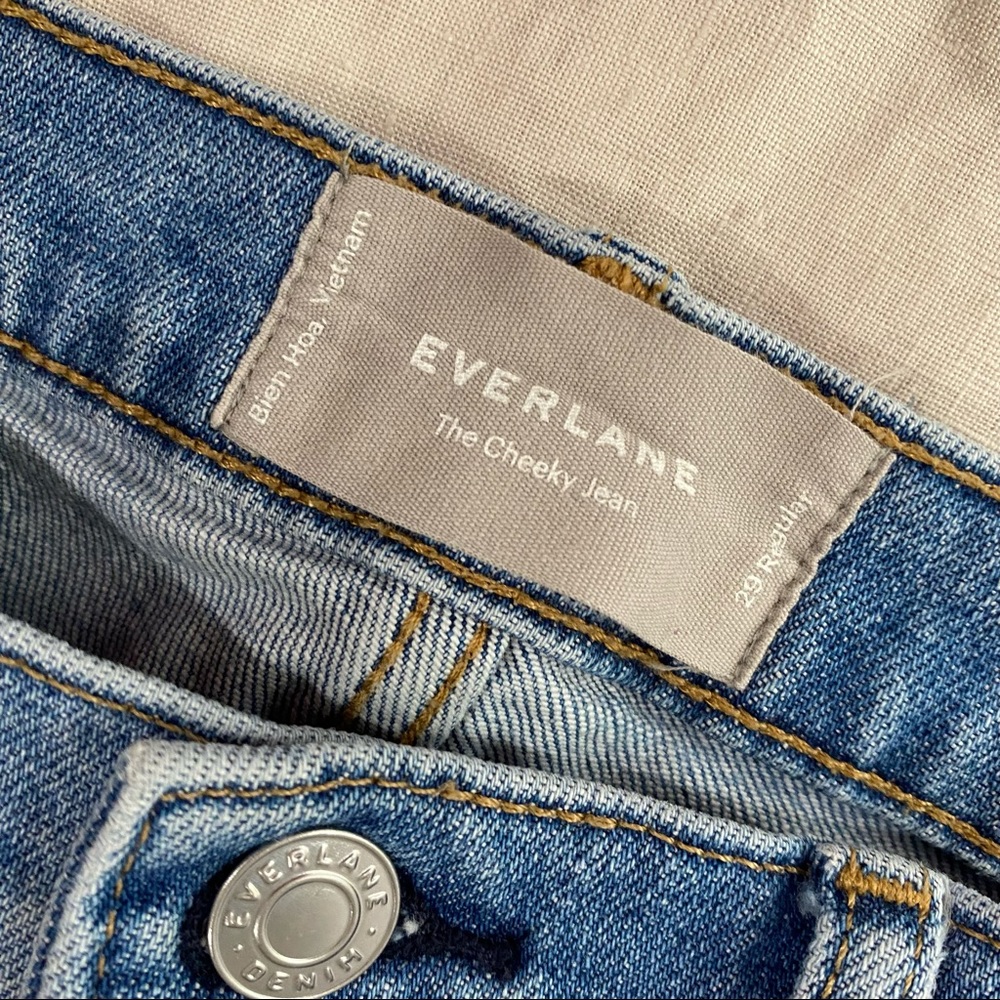 Everlane “The Cheeky Jean” size 29 medium-light wash